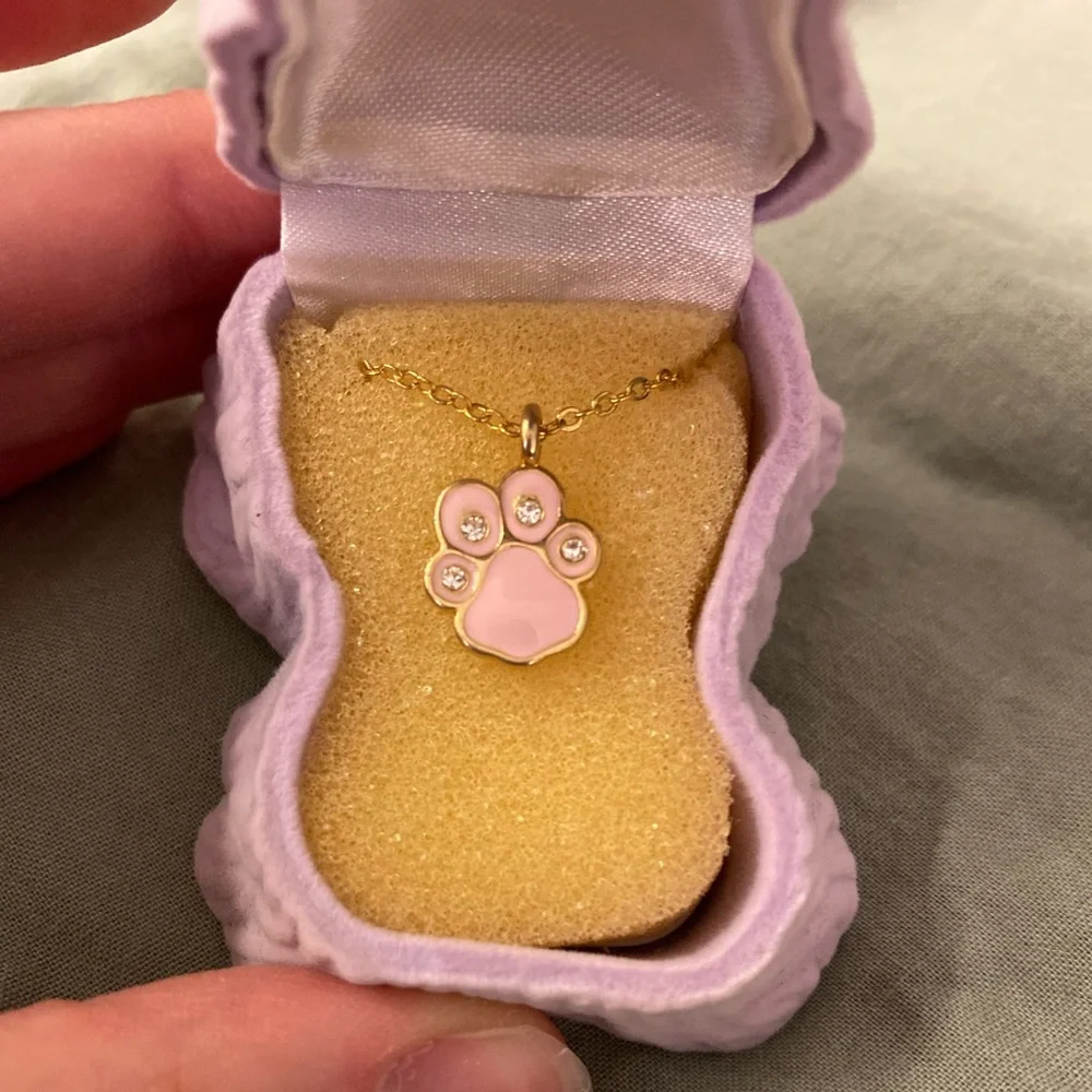 Kid’s Necklace Pink Dog Paw & Purple Jewelry Box - Picture 3 of 4